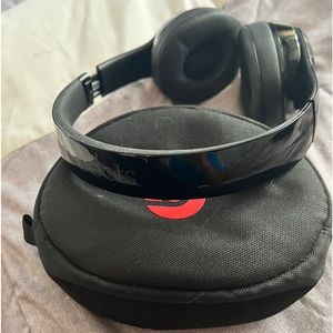 BEATS SOLO 3  BY DR. DRE